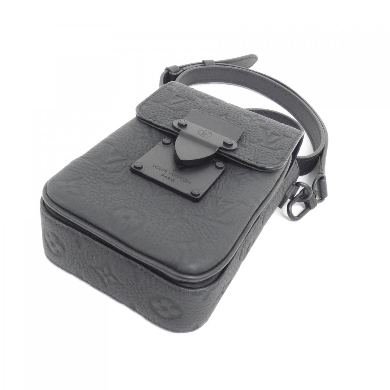 Louis_Vuitton_Trillion_Monogram_S-Lock_Vertical_Wearable_Wallet_M81524_肩背袋_2