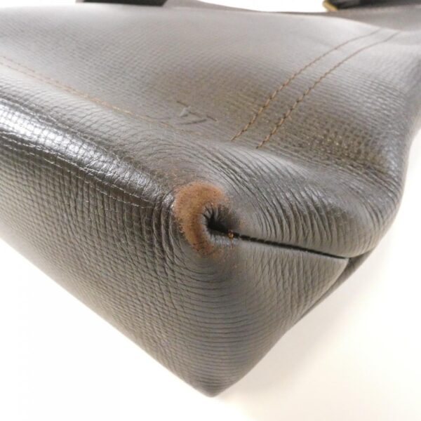 Louis_Vuitton_Utah_Shaunee_MM_M93453_Shoulder_Bag_3