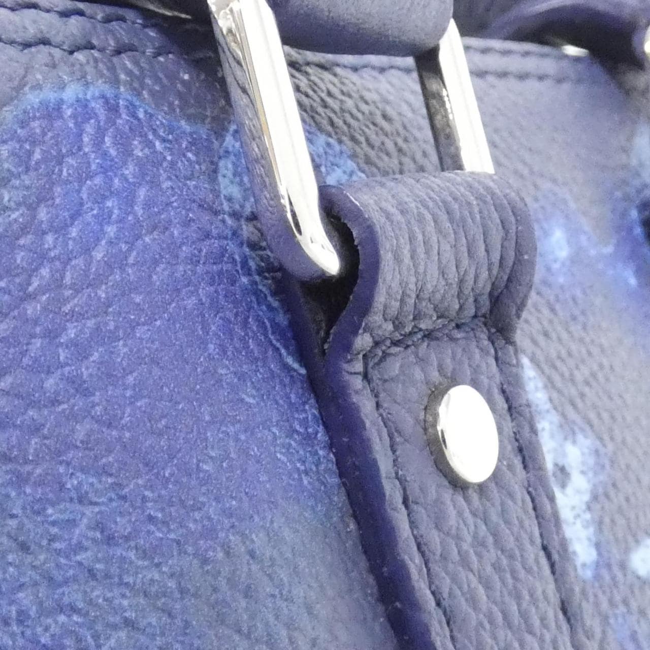 Louis_Vuitton_Watercolor_Monogram_Key_Pouch_XS_M57844_Boston_Bag_3